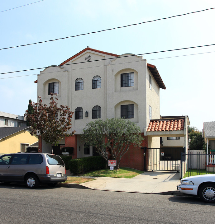 13112 Roselle Ave in Hawthorne, CA - Building Photo