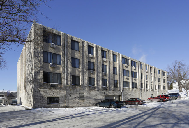 Madison Manor in Anoka, MN - Building Photo - Building Photo