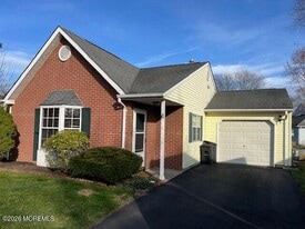 6 Datchet Close in Freehold, NJ - Building Photo