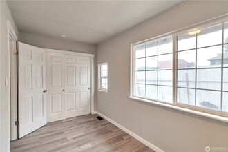 730 S Elmgrove St in Seattle, WA - Foto de edificio - Building Photo