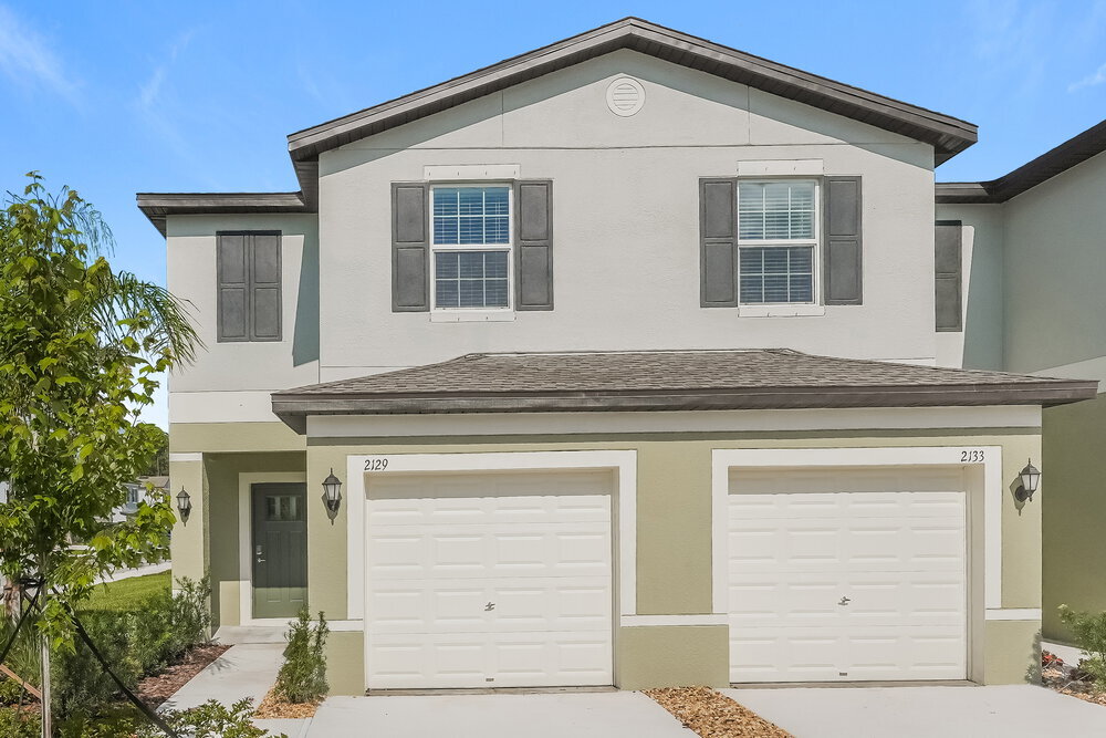 2129 Great Sapphire Ln in Lutz, FL - Foto de edificio