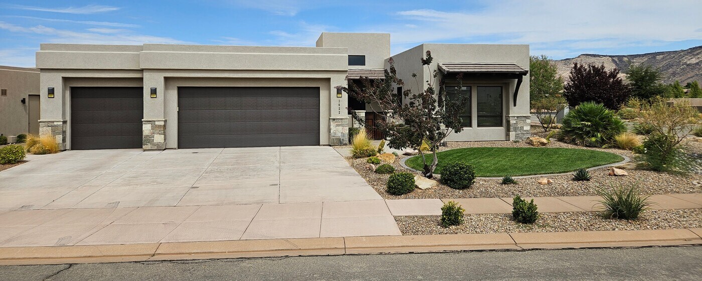 1422 Shinnecock Dr in Saint George, UT - Building Photo