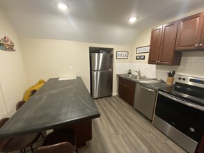 115 S Martha St, Unit 2 - Upper in Stillwater, MN - Foto de edificio - Building Photo