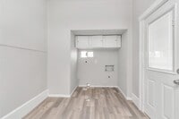 2315 Deutser St photo'