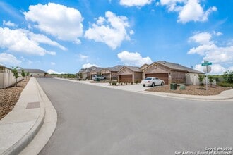 1117 Renee Way in Seguin, TX - Building Photo - Building Photo