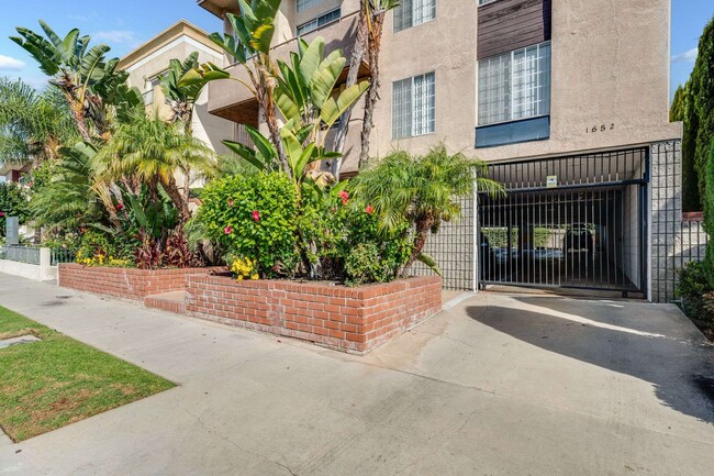 1652 Colby Ave, Unit 103