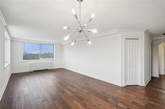 2479 Peachtree Rd in Atlanta, GA - Building Photo - Building Photo
