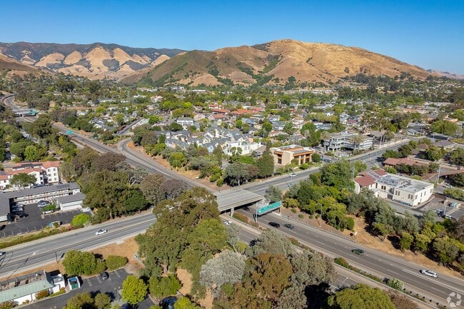 Apartments for rent in Laguna Lake, CA