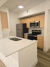 2564 Centergate Dr in Miramar, FL - Building Photo - Building Photo