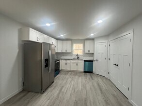 2287 9th Ave Dr NE in Hickory, NC - Foto de edificio - Building Photo