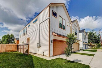 2115 Esther Dr in Houston, TX - Building Photo - Building Photo