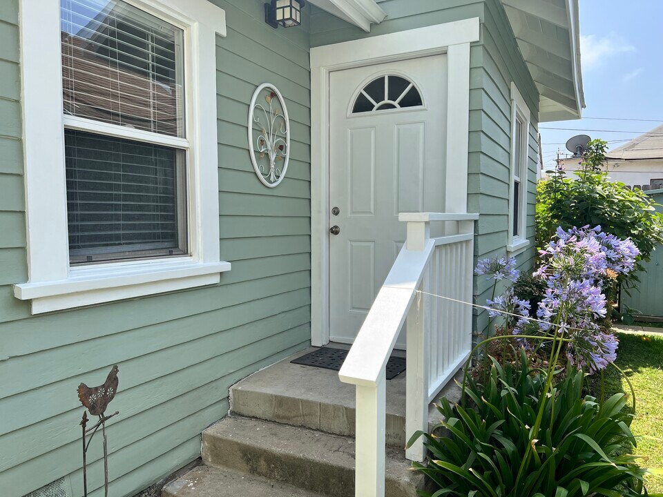 1819 10th St in Santa Monica, CA - Building Photo