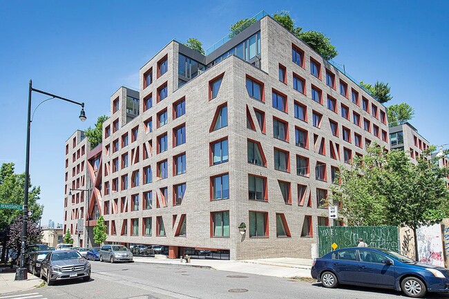 123 Melrose St, Unit 450 in Brooklyn, NY - Foto de edificio - Building Photo