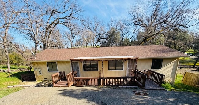 property at 138 Patterson Ct