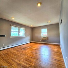 816 W Grand St in Elizabeth, NJ - Building Photo - Building Photo