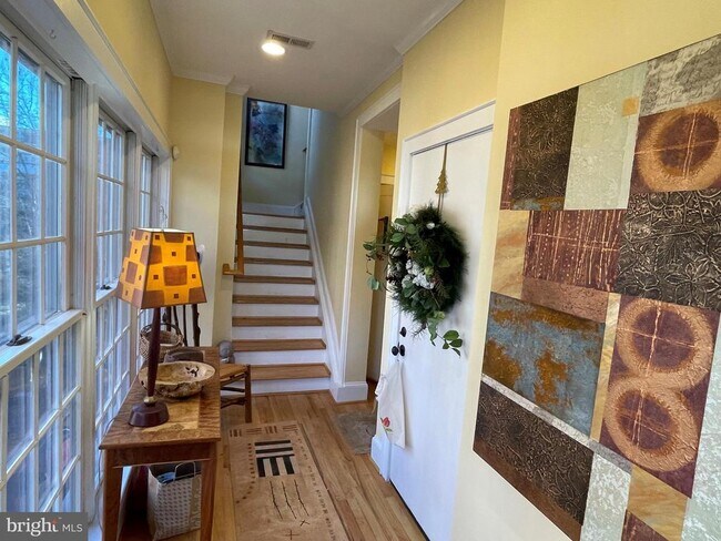 19 Sunset Dr in Alexandria, VA - Building Photo - Building Photo