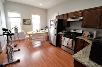 194 Marion St, Unit 1 in Boston, MA - Building Photo - Building Photo