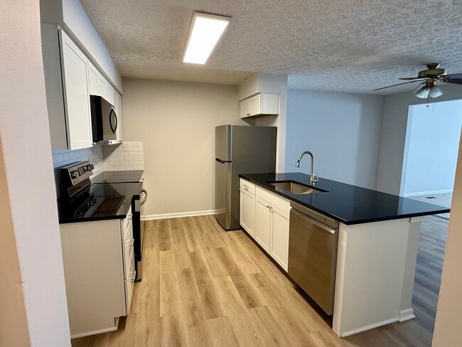 390 Golden Valley Dr in Pataskala, OH - Building Photo - Building Photo