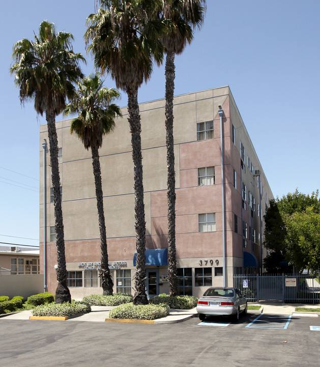 Federation Tower Apartments in Long Beach, CA - Building Photo