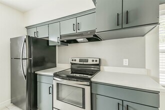 5922 Fairdale Ln in Houston, TX - Building Photo - Building Photo