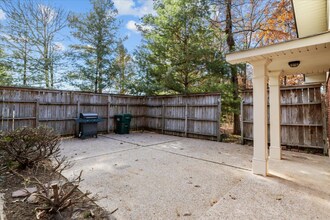 205 Gum Branch Rd in Burns, TN - Foto de edificio - Building Photo