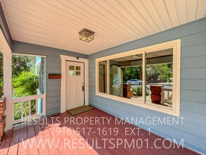 242 Olive St in Auburn, CA - Building Photo - Building Photo