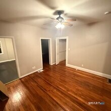 68 Anderson St in Naugatuck, CT - Building Photo - Building Photo