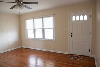 1349 Lititz Rd in Manheim, PA - Foto de edificio - Building Photo