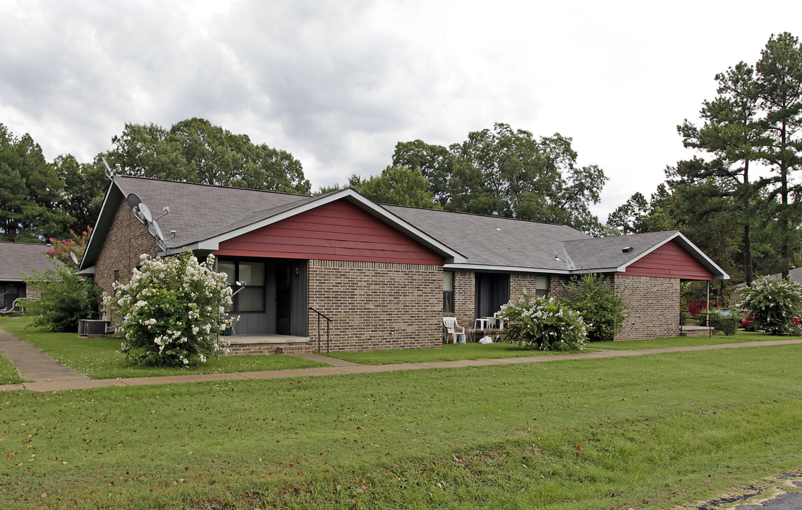 Lonoke Apartments in Lonoke, AR - Foto de edificio