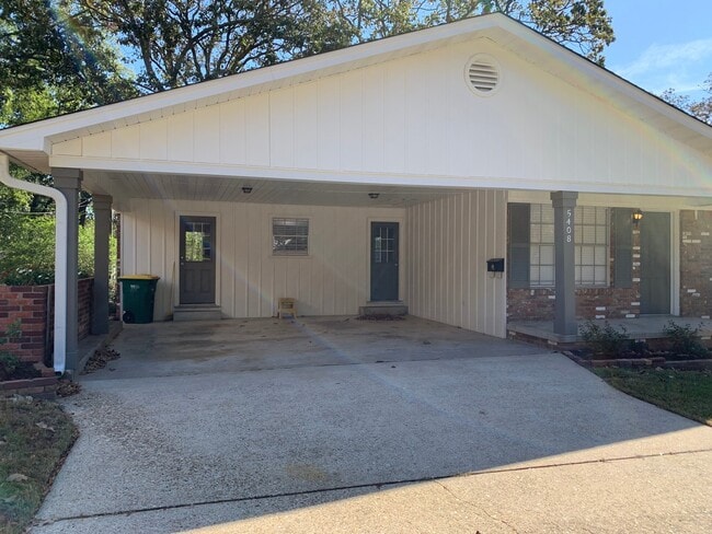 5408 N Cedar St in North Little Rock, AR - Building Photo - Building Photo