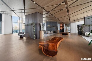 1000 Auahi St in Honolulu, HI - Building Photo