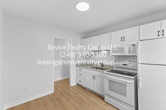 25630 Tecla Ave in Warren, MI - Building Photo - Building Photo