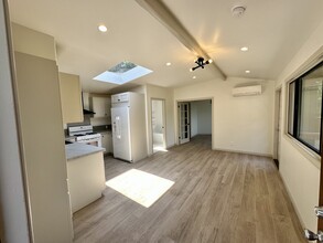 149 Muerdago Rd, Unit 1-2 in Topanga, CA - Foto de edificio - Building Photo