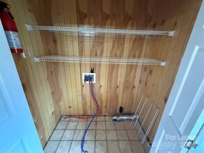 4683 Grassy Creek Rd in Denver, NC - Foto de edificio - Building Photo