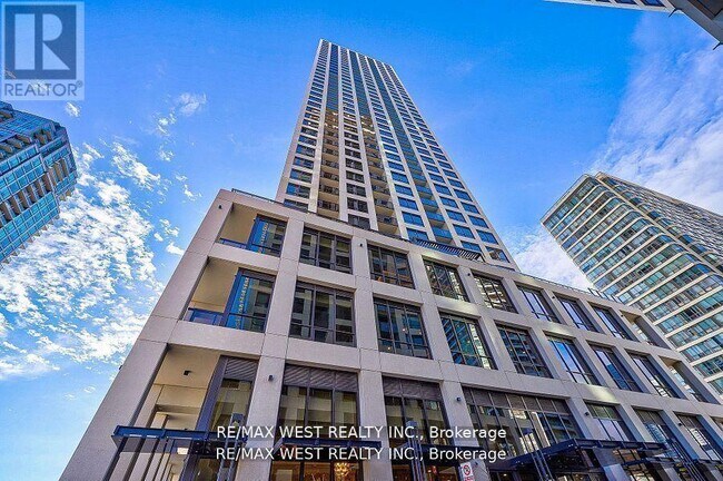 36-3136 Elm Dr W in Mississauga, ON - Building Photo - Building Photo