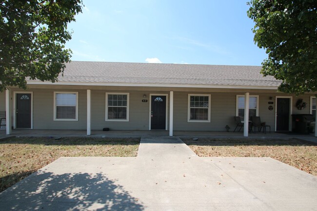 417 N Blue Jay Ct in Weatherford, TX - Foto de edificio - Building Photo