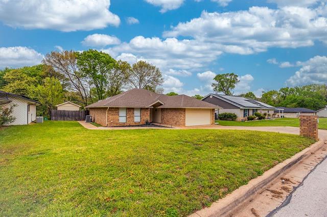 1103 Palm St in Mansfield, TX - Foto de edificio - Building Photo
