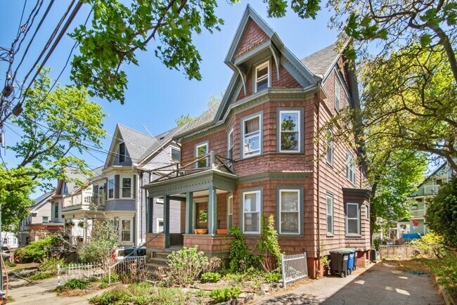 14 Tower St in Somerville, MA - Building Photo - Building Photo