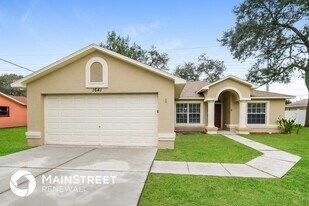 1641 Larkin Rd in Spring Hill, FL - Building Photo