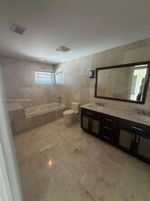 2952 SW 25th Ter in Miami, FL - Building Photo - Building Photo
