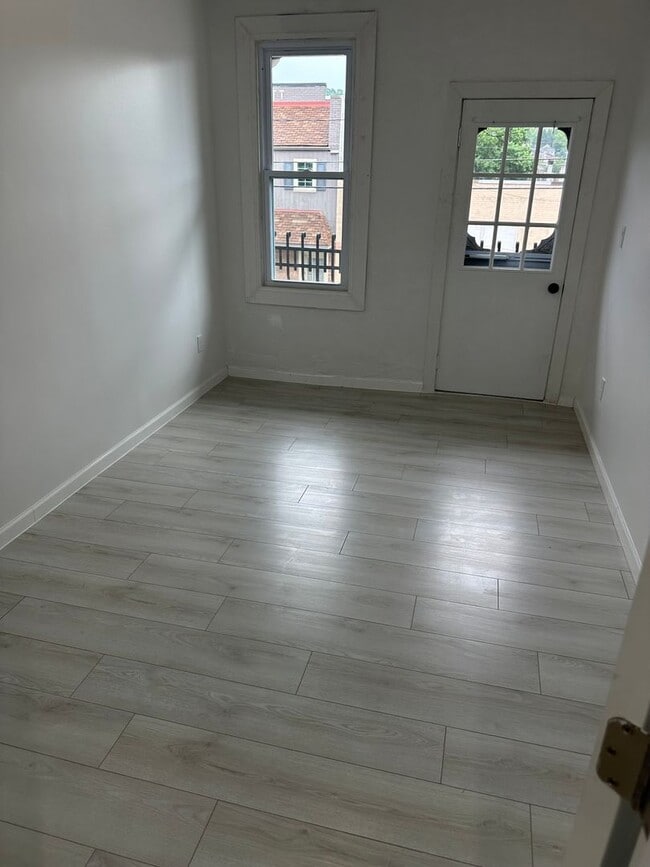 1133 Merchant St in Ambridge, PA - Building Photo - Building Photo