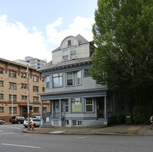 1402-1406 SW 12th Ave in Portland, OR - Building Photo - Building Photo