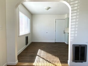 1307 Trevitt St in The Dalles, OR - Building Photo - Building Photo