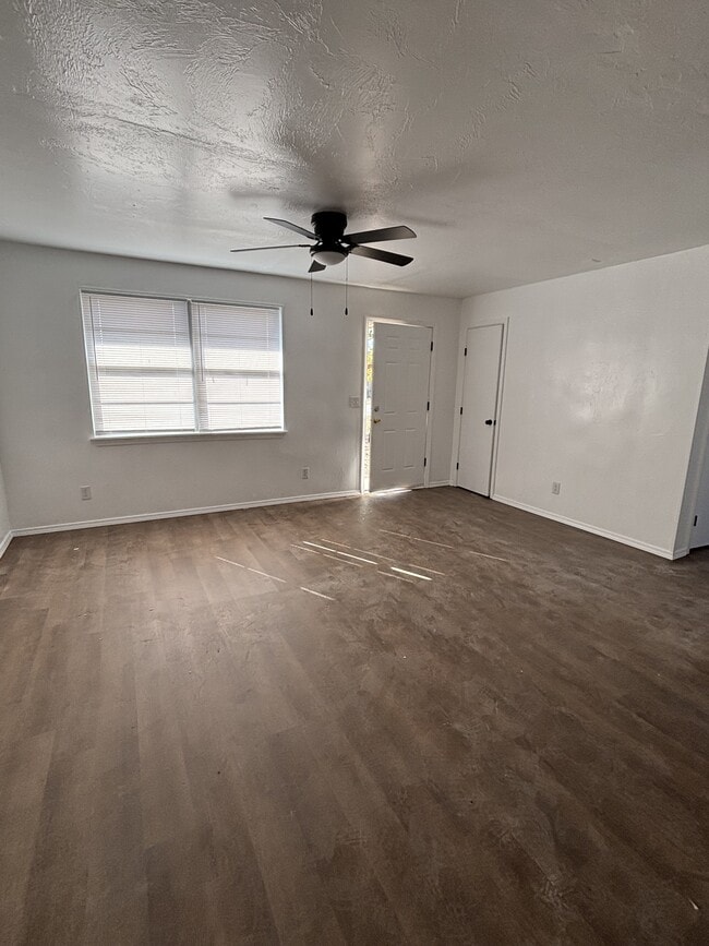 104 Gatewood Dr in Chickasha, OK - Building Photo - Building Photo