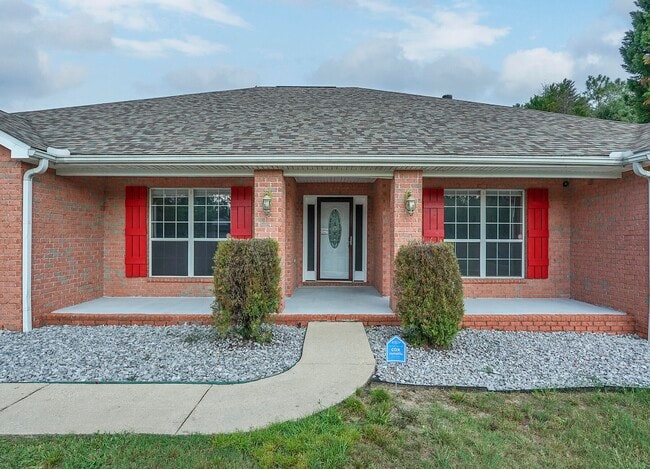 5897 Saratoga Dr in Crestview, FL - Building Photo - Building Photo