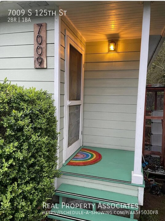 7009 S 125th St in Seattle, WA - Building Photo