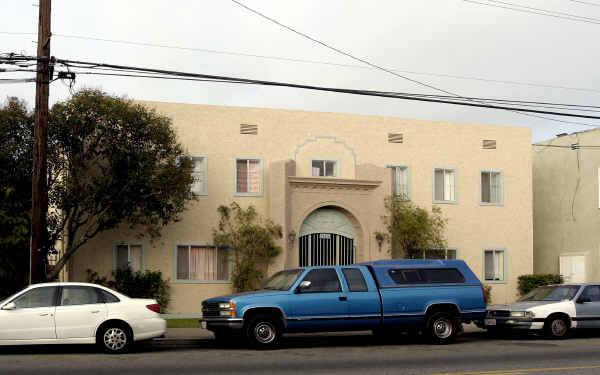 2525 E 10th St in Long Beach, CA - Building Photo - Building Photo