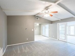 132 NW 5th St in Moore, OK - Foto de edificio - Building Photo