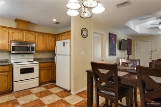 8 Bahamas Dr in Edinburg, TX - Building Photo - Building Photo