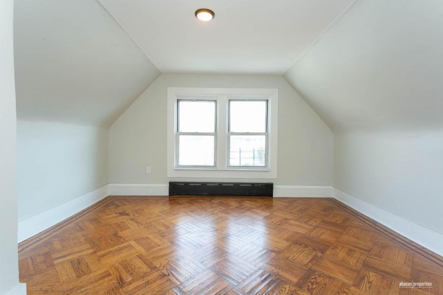 880 E 15th St in Brooklyn, NY - Building Photo